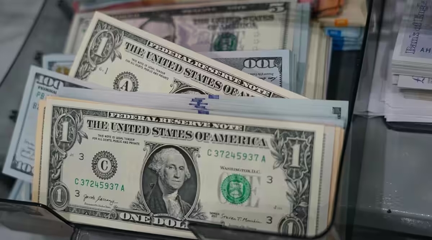 Tỷ giá USD hôm nay 15/12 trên thế giới: Đồng USD tụt dốc không phanh