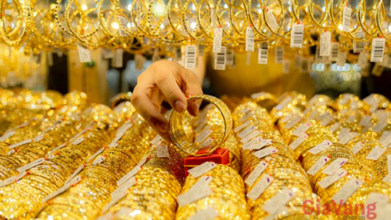 Mua vàng tiết kiệm nên mua loại nào?