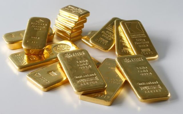 Giá vàng hôm nay 03/05/2024: Biến động trái chiều 3 Giá vàng thế giới