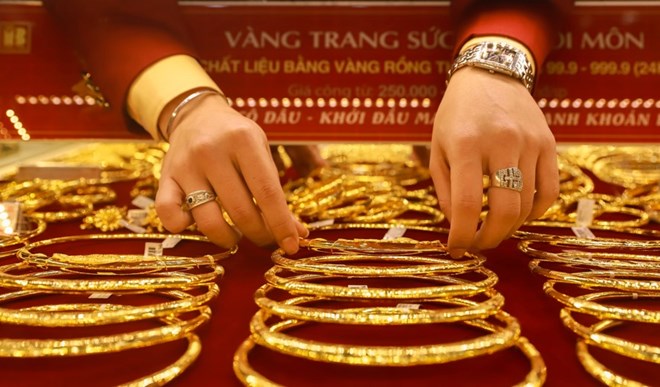 Giá vàng hôm nay 04/09: Giảm mạnh do hoạt động bán tháo 1 Giá vàng hôm nay 04/09: Giảm mạnh do hoạt động bán tháo