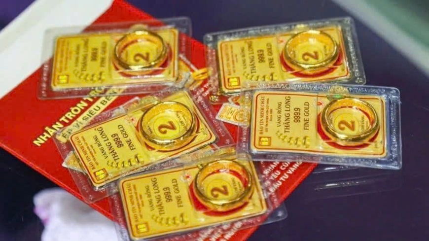 Tại sao giá vàng nhẫn 9999 đuổi kịp vàng miếng SJC? Giải mã cơn sốt 1 Tại sao giá vàng nhẫn 9999 đuổi kịp vàng miếng SJC? Giải mã cơn sốt