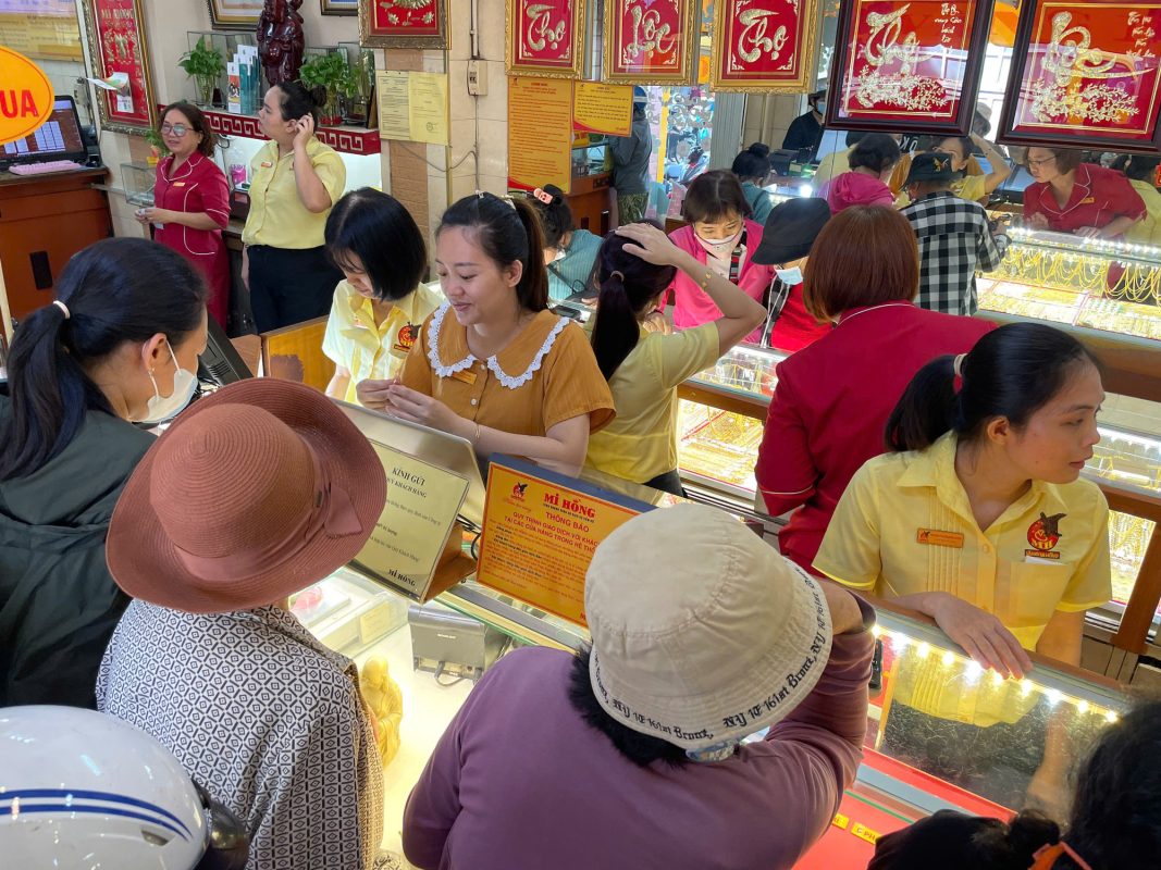 Khi nào nên mua vàng, khi nào nên bán? 3 Chỉ số "vàng" giúp né đỉnh