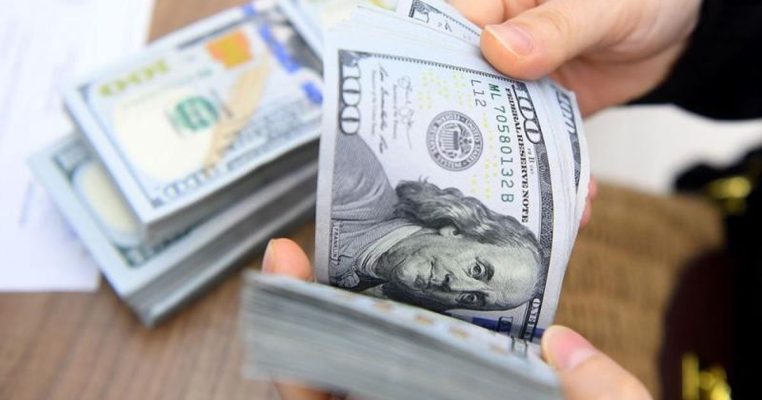 Tỷ giá USD hôm nay 10/3: Ngân hàng bán kịch trần, USD tự do vượt 27.000đ